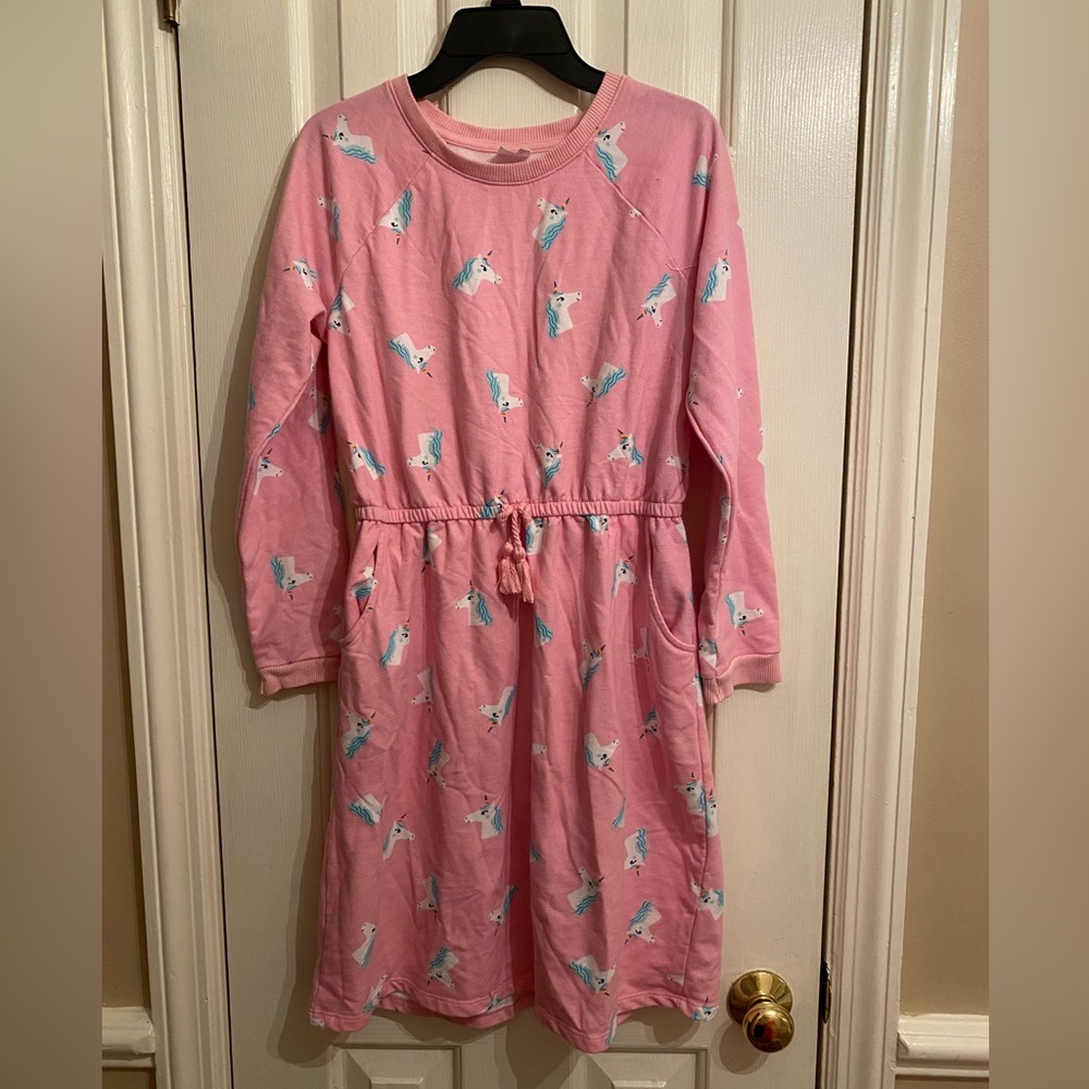 Girls play dress
